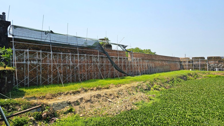 Cận cảnh tu bổ, tôn tạo thượng thành Kinh thành Huế- Ảnh 7. Cận cảnh tu bổ, tôn tạo thượng thành Kinh thành Huế- Ảnh 7.