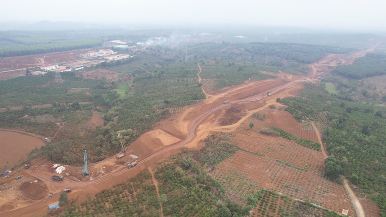 Gia Lai chủ động nguồn vật liệu, giữ tiến độ cao tốc Quy Nhơn - Pleiku- Ảnh 2.