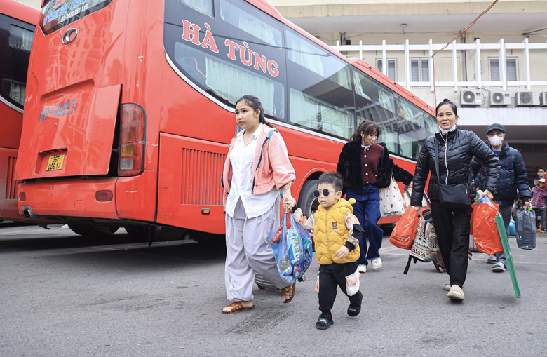 Lễ 30/4 cận kề: Vé xe chưa “nóng”, doanh nghiệp dè dặt tăng chuyến- Ảnh 3. Lễ 30/4 cận kề: Vé xe chưa “nóng”, doanh nghiệp dè dặt tăng chuyến- Ảnh 3.