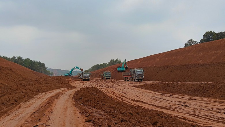 Gia Lai chủ động nguồn vật liệu, giữ tiến độ cao tốc Quy Nhơn - Pleiku- Ảnh 1.