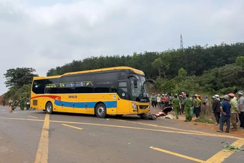 Hiện trường vụ tai nạn - Ảnh: Phạm L&acirc;m.