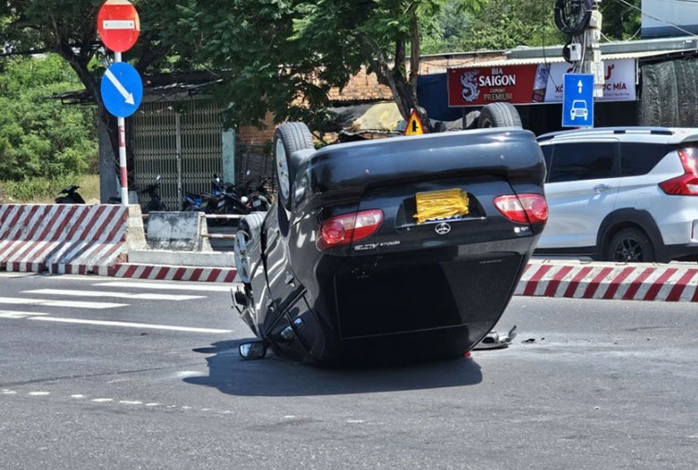 Chiếc &ocirc; t&ocirc; tại hiện trường vụ tai nạn - Ảnh: XH.