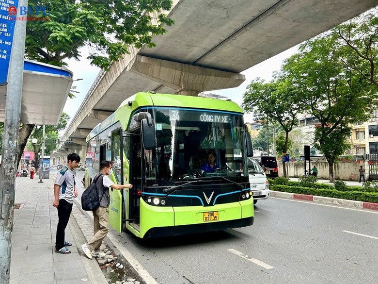 Hà Nội đánh giá toàn diện hạ tầng đỗ xe và chuyển đổi phương tiện sạch- Ảnh 1. Hà Nội đánh giá toàn diện hạ tầng đỗ xe và chuyển đổi phương tiện sạch- Ảnh 1.