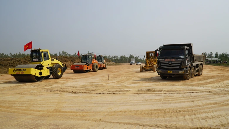 Gia Lai quyết liệt đẩy nhanh tiến độ cao tốc Quy Nhơn - Pleiku- Ảnh 1.