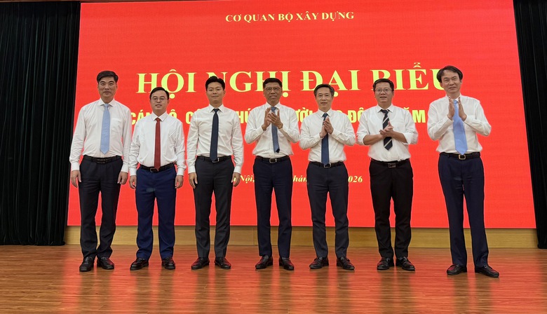 Th&agrave;nh tựu của ng&agrave;nh X&acirc;y dựng l&agrave; sự kết tinh tr&iacute; tuệ tập thể v&agrave; sự tận tuỵ của mỗi c&aacute; nh&acirc;n- Ảnh 4.