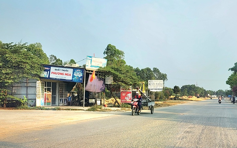 Quảng Ng&atilde;i tăng tốc thi c&ocirc;ng đường nối KKT Dung Quất với s&acirc;n bay Chu Lai- Ảnh 6.