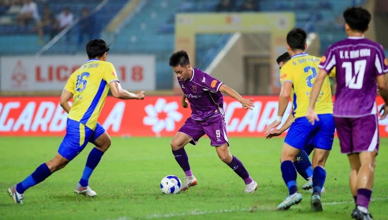 V-League: Ho&agrave;ng H&ecirc;n lập c&uacute; đ&uacute;p, H&agrave; Nội FC thắng kịch t&iacute;nh Becamex TP. Hồ Ch&iacute; Minh- Ảnh 2.