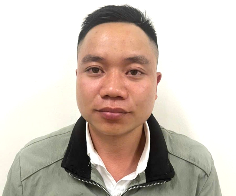 Tạm giữ đối tượng đi xe m&aacute;y "diễn xiếc" tr&ecirc;n cao tốc H&agrave; Nội - Lạng Sơn- Ảnh 1.