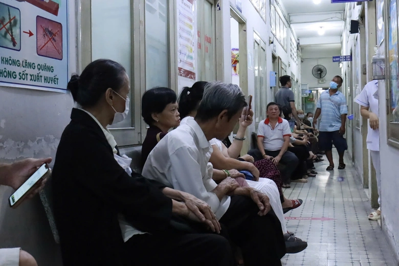 Đưa y tế đến tận nơi: TP.HCM ra qu&acirc;n kh&aacute;m sức khỏe to&agrave;n d&acirc;n quy m&ocirc; lớn- Ảnh 2.