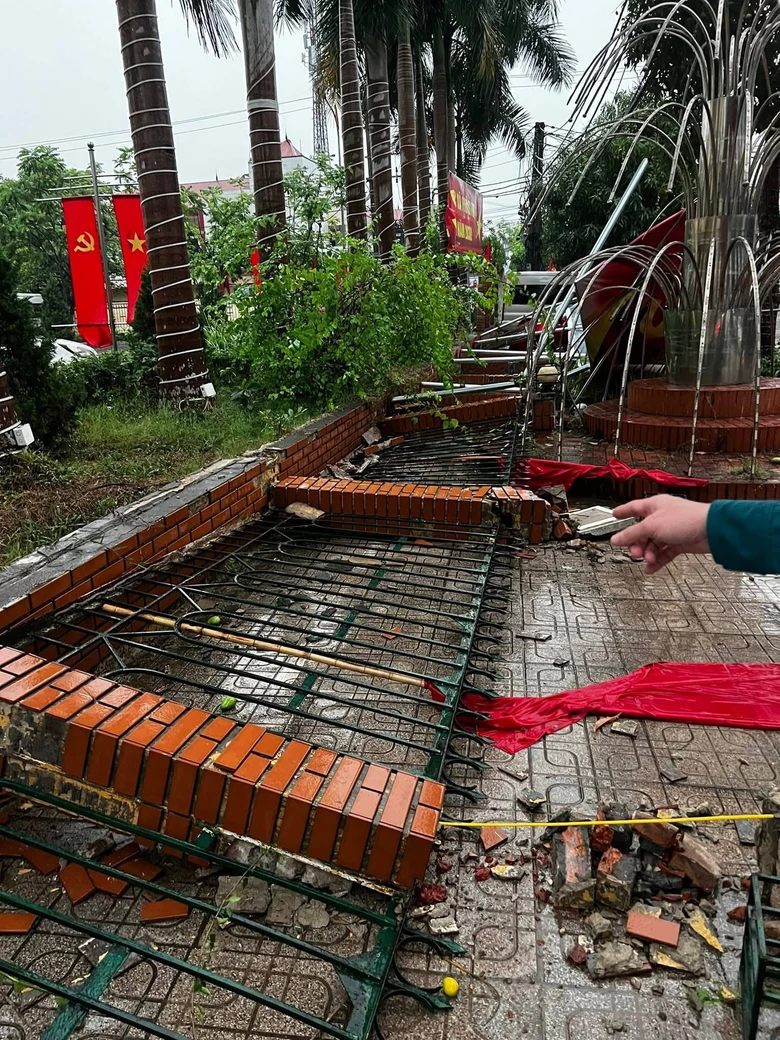 Gi&ocirc;ng lốc qu&eacute;t qua Th&aacute;i Nguy&ecirc;n, một người tử vong- Ảnh 3.