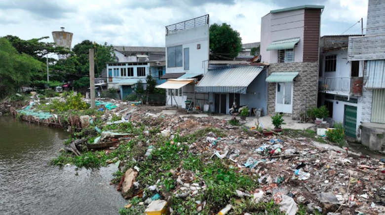 TP.HCM c&oacute; 43 vị tr&iacute; sạt lở bờ s&ocirc;ng, k&ecirc;nh rạch nguy hiểm- Ảnh 1.