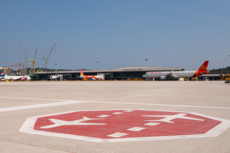 Đưa hạng mục đầu ti&ecirc;n dự &aacute;n APEC v&agrave;o sử dụng, s&acirc;n bay Ph&uacute; Quốc tiếp tục bứt tốc về đ&iacute;ch- Ảnh 1.