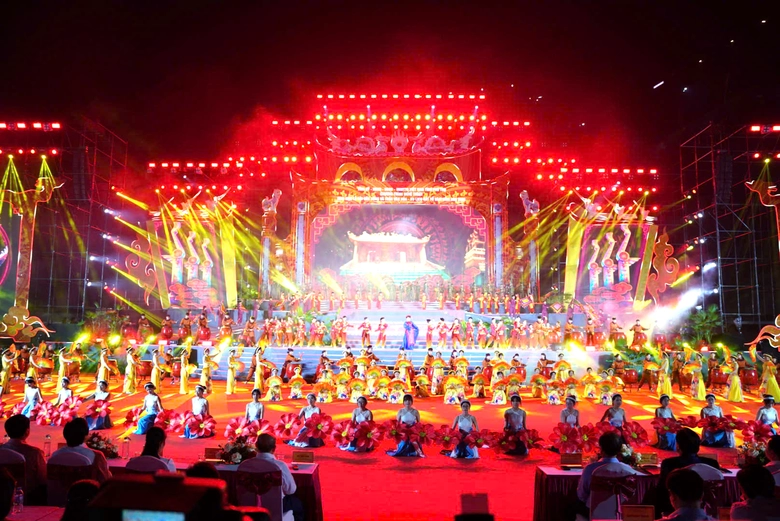 Khai mạc lễ hội Đền H&ugrave;ng v&agrave; Tuần Văn h&oacute;a - Du lịch Đất Tổ- Ảnh 2.