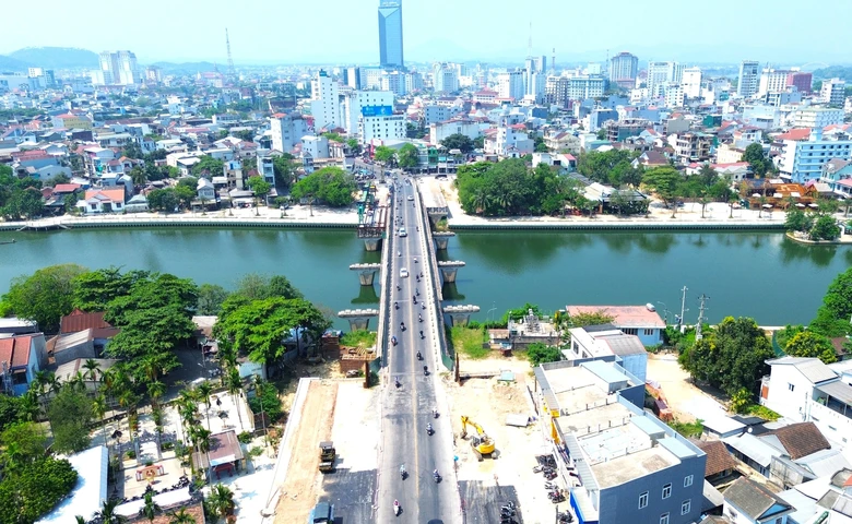 Ch&iacute;nh thức chấm dứt hợp đồng nh&agrave; thầu cầu Vỹ Dạ, Huế t&igrave;m giải ph&aacute;p bảo đảm tiến độ- Ảnh 1.