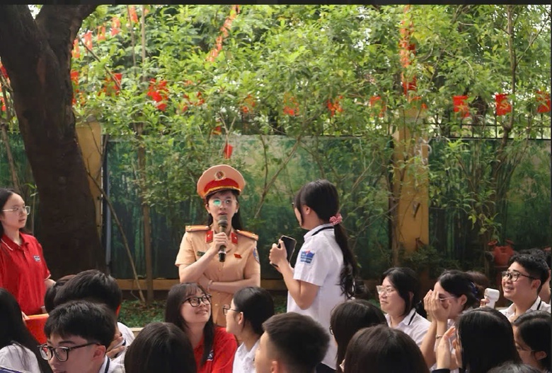 H&agrave; Nội tuy&ecirc;n truyền, hướng dẫn l&aacute;i xe an to&agrave;n cho gần 5.000 học sinh, sinh vi&ecirc;n- Ảnh 2.