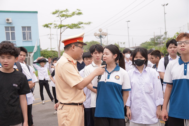 H&agrave; Nội tuy&ecirc;n truyền, hướng dẫn l&aacute;i xe an to&agrave;n cho gần 5.000 học sinh, sinh vi&ecirc;n- Ảnh 6.