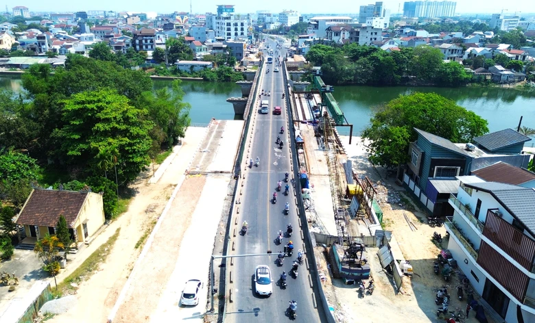 Ch&iacute;nh thức chấm dứt hợp đồng nh&agrave; thầu cầu Vỹ Dạ, Huế t&igrave;m giải ph&aacute;p bảo đảm tiến độ- Ảnh 2.