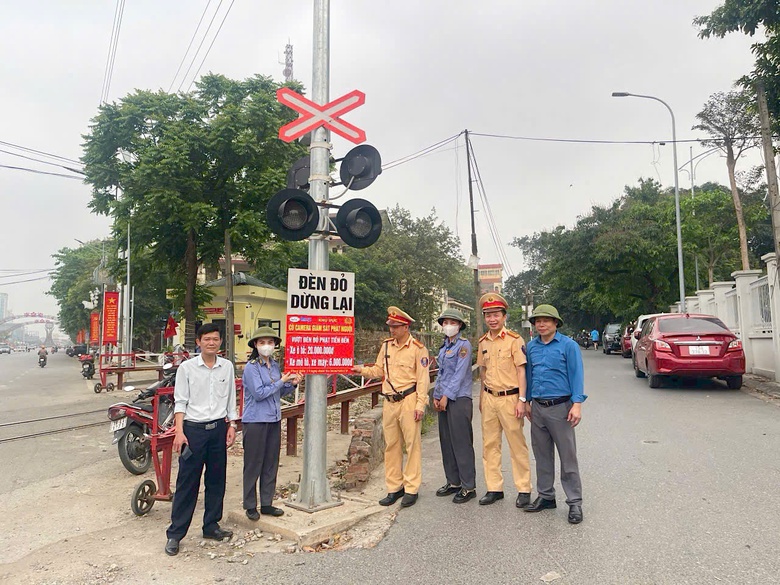 Tăng chế t&agrave;i, ngăn tai nạn đường sắt từ c&aacute;c điểm giao cắt nguy hiểm- Ảnh 3.