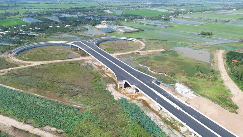 Đồng Th&aacute;p đề xuất gần 46.000 tỷ đồng ng&acirc;n s&aacute;ch Trung ương đầu tư 7 dự &aacute;n giao th&ocirc;ng lớn- Ảnh 1.