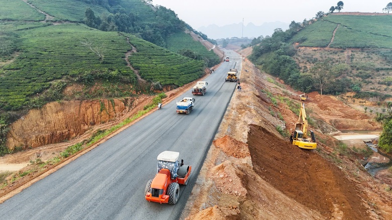 Nhi&ecirc;n liệu, vật liệu tăng gi&aacute; "h&uacute;t cạn" vốn dự &aacute;n giao th&ocirc;ng khu vực miền n&uacute;i ph&iacute;a Bắc- Ảnh 1.