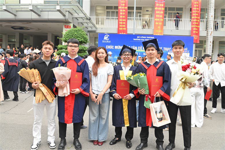 Hơn 1.000 sinh vi&ecirc;n Trường Đại học Điện lực tốt nghiệp đợt 1 năm 2026- Ảnh 6.