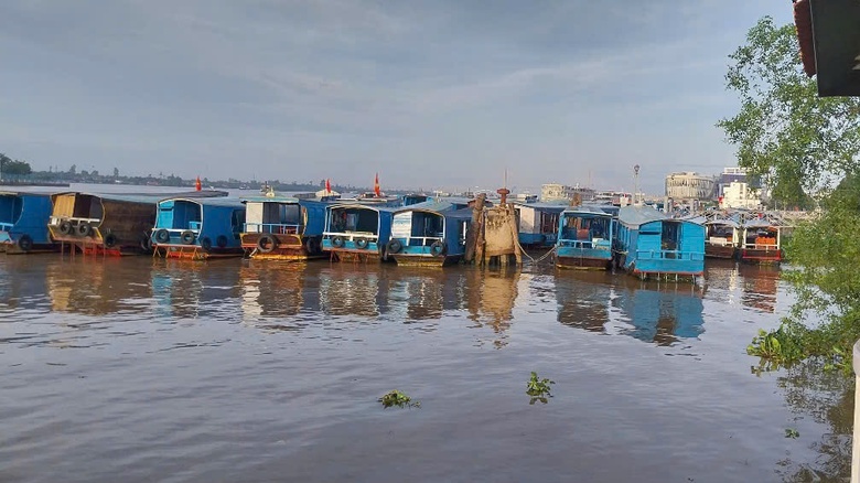 Đồng Th&aacute;p: Hai người đ&agrave;n &ocirc;ng rơi xuống s&ocirc;ng mất t&iacute;ch ở Cảng Du thuyền- Ảnh 1.