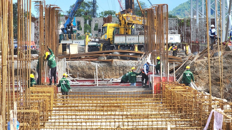 Thần tốc thi c&ocirc;ng nh&agrave; m&aacute;y ray đường sắt hơn 10.000 tỷ đồng ở Quảng Ng&atilde;i- Ảnh 11.