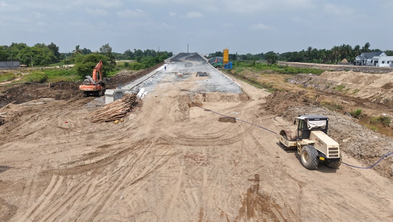 Cận cảnh cầu B&igrave;nh Gởi tr&ecirc;n tuyến V&agrave;nh đai 3 sắp th&ocirc;ng xe- Ảnh 5.