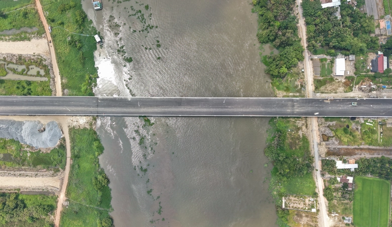 Cận cảnh cầu B&igrave;nh Gởi tr&ecirc;n tuyến V&agrave;nh đai 3 sắp th&ocirc;ng xe- Ảnh 2.