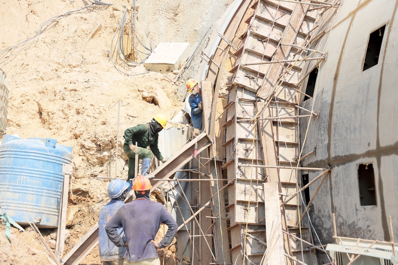 Thiếu nhân công, cao tốc Khánh Hòa - Buôn Ma Thuột gặp khó- Ảnh 3. Thiếu nhân công, cao tốc Khánh Hòa - Buôn Ma Thuột gặp khó- Ảnh 3.