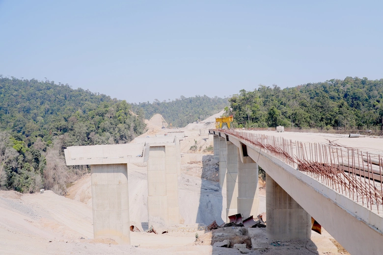 Thiếu nhân công, cao tốc Khánh Hòa - Buôn Ma Thuột gặp khó- Ảnh 4. Thiếu nhân công, cao tốc Khánh Hòa - Buôn Ma Thuột gặp khó- Ảnh 4.