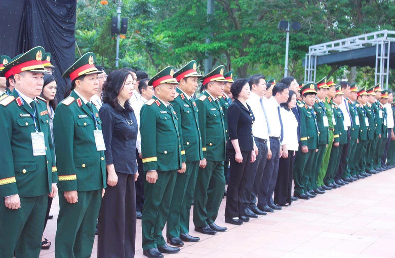 Phó Thủ tướng phát động chiến dịch tìm kiếm, quy tập và xác minh danh tính hài cốt liệt sĩ- Ảnh 1. Phó Thủ tướng phát động chiến dịch tìm kiếm, quy tập và xác minh danh tính hài cốt liệt sĩ- Ảnh 1.