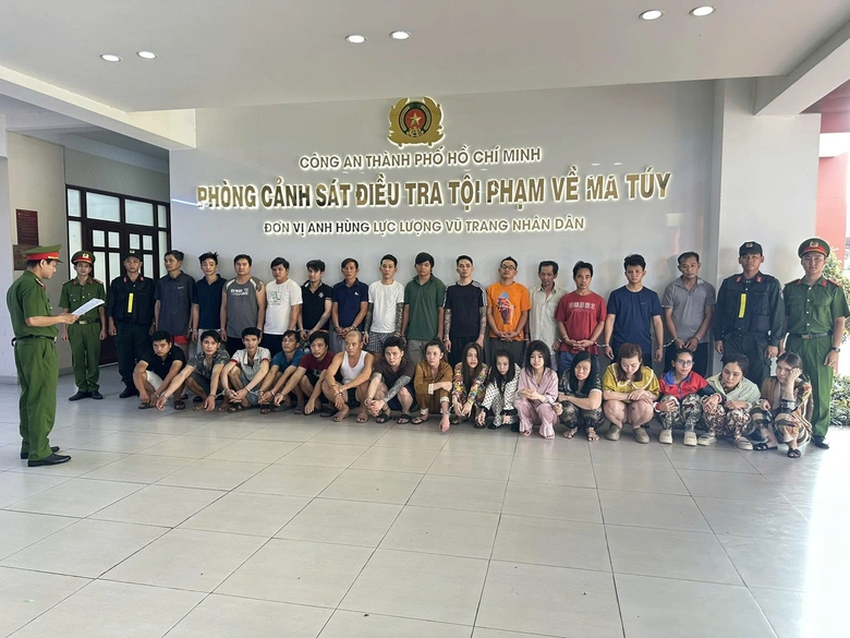 TP.HCM: X&oacute;a đường d&acirc;y ma t&uacute;y khủng từ Campuchia về Việt Nam- Ảnh 1.