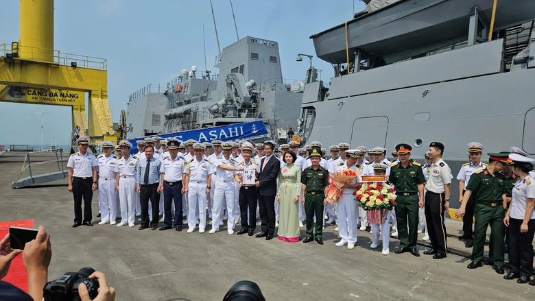 Cận cảnh t&agrave;u khu trục của Nhật Bản cập cảng Ti&ecirc;n Sa, thăm Đ&agrave; Nẵng- Ảnh 3.