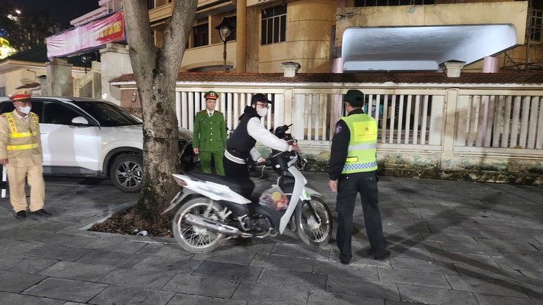 Loạt giải ph&aacute;p đồng bộ thay đổi nhận thức của giới trẻ Nghệ An về an to&agrave;n giao th&ocirc;ng- Ảnh 10.