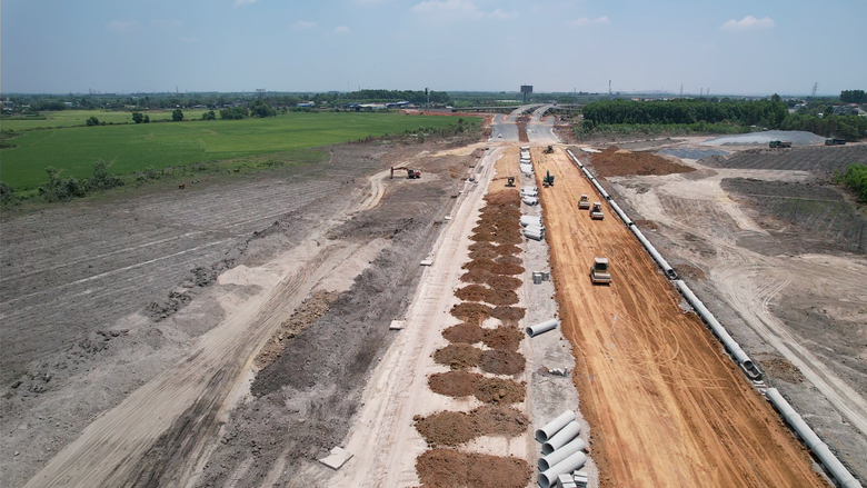 Đồng Nai: Tăng tốc 6 trục giao th&ocirc;ng huyết mạch kết nối s&acirc;n bay Long Th&agrave;nh- Ảnh 1.