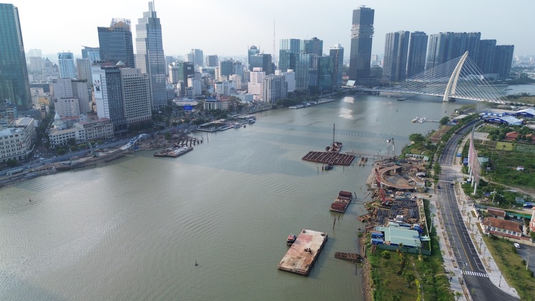 Cầu đi bộ qua s&ocirc;ng S&agrave;i G&ograve;n tăng tốc về đ&iacute;ch, hướng tới ho&agrave;n th&agrave;nh dịp 2/9- Ảnh 1.