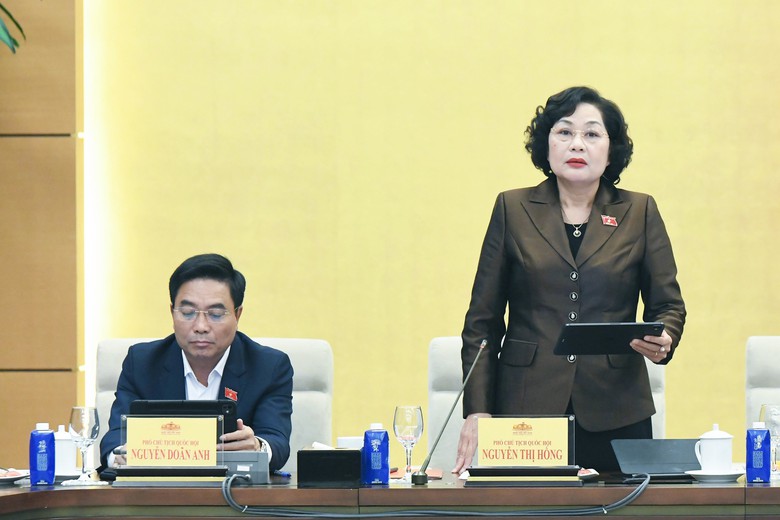 Đề xuất k&eacute;o d&agrave;i ưu đ&atilde;i thuế với xe dưới 24 chỗ chạy bằng pin đến hết năm 2030- Ảnh 4.