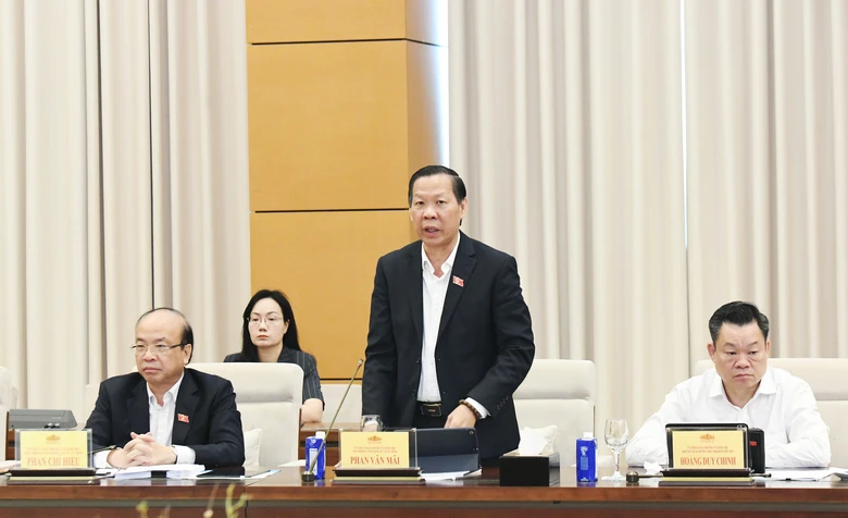 Đề xuất k&eacute;o d&agrave;i ưu đ&atilde;i thuế với xe dưới 24 chỗ chạy bằng pin đến hết năm 2030- Ảnh 3.