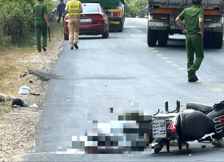 Xe đầu k&eacute;o va chạm xe m&aacute;y tr&ecirc;n QL19C qua Đắk Lắk, hai người tử vong thương t&acirc;m- Ảnh 1.