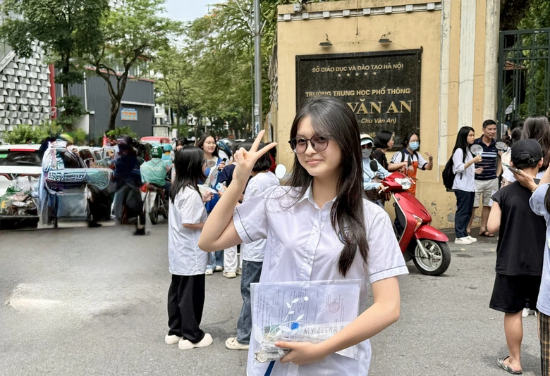 Gần 130.000 học sinh H&agrave; Nội đăng k&yacute; dự thi lớp 10- Ảnh 1.