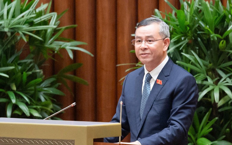 Tr&igrave;nh Quốc hội phương &aacute;n k&eacute;o d&agrave;i ưu đ&atilde;i thuế cho xe dưới 24 chỗ chạy pin