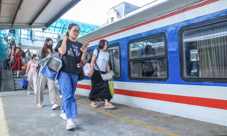 Tăng cường kiểm so&aacute;t gi&aacute; v&eacute;, kh&ocirc;ng để thiếu phương tiện vận chuyển dịp nghỉ lễ 30/4- Ảnh 2.