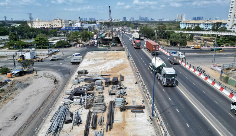 TP.HCM: N&uacute;t giao 3.600 tỷ đồng kết nối cảng C&aacute;t L&aacute;i đạt 75% nhưng vẫn vướng mặt bằng- Ảnh 1.