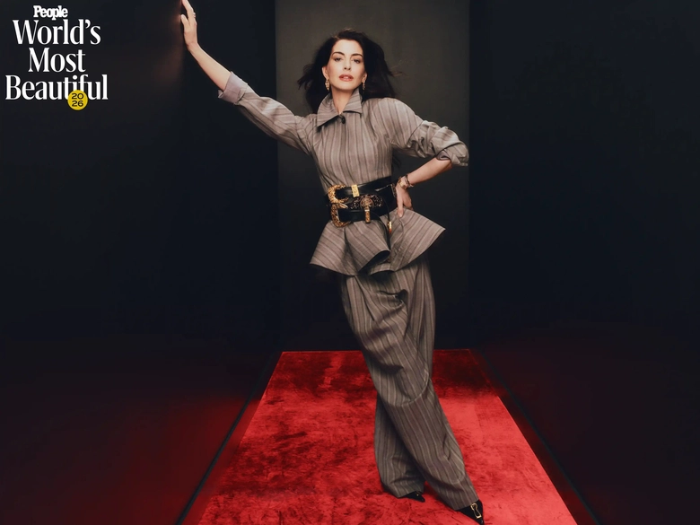 Minh tinh Anne Hathaway được vinh danh l&agrave; Người đẹp nhất thế giới năm 2026- Ảnh 5.