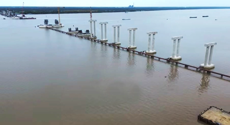 Cần Thơ: Gấp r&uacute;t gỡ n&uacute;t thắt mặt bằng, vật liệu để khởi c&ocirc;ng tuyến nối cầu Đại Ng&atilde;i- Ảnh 2.