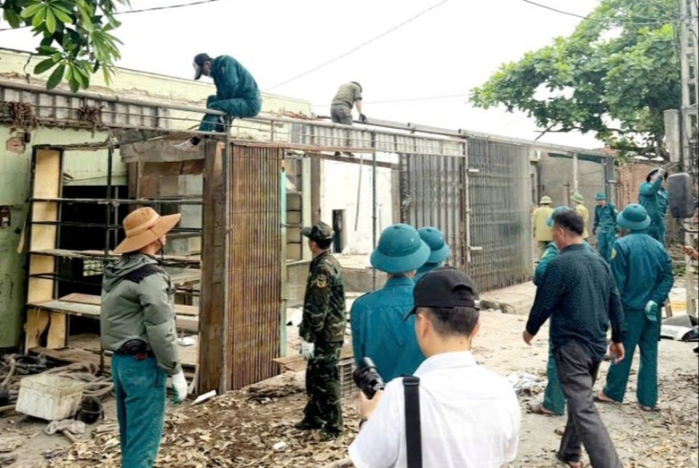 Giải tỏa ki ốt vi phạm ATGT ở Nghệ An: Đồng thuận cao nhờ c&aacute;ch l&agrave;m hợp l&ograve;ng d&acirc;n- Ảnh 1.