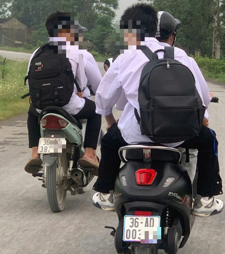 X&aacute;c minh xử l&yacute; nh&oacute;m học sinh đi xe kh&ocirc;ng đội mũ bảo hiểm- Ảnh 2.