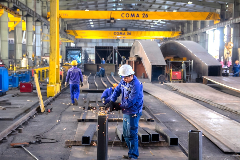 Trong năm 2026, Bộ X&acirc;y dựng đề xuất b&atilde;i bỏ 56 TTHC, đơn giản h&oacute;a 91 TTHC v&agrave; ph&acirc;n cấp 10 TTHC li&ecirc;n quan đến hoạt động sản xuất, kinh doanh.