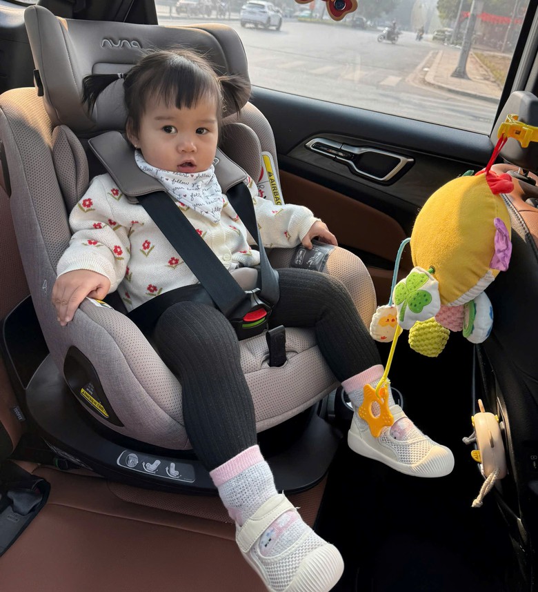 H&agrave; Tĩnh: Phụ huynh t&iacute;ch cực sắm thiết bị an to&agrave;n tr&ecirc;n &ocirc; t&ocirc; cho trẻ
- Ảnh 1.